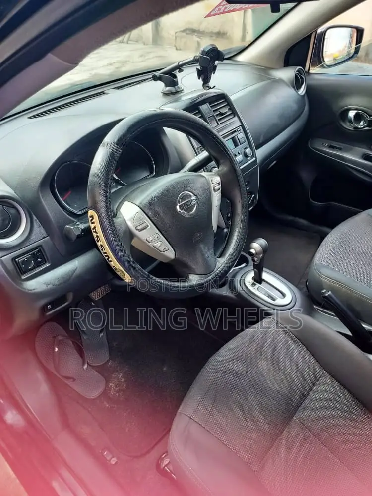 Nissan Versa 2013 Black