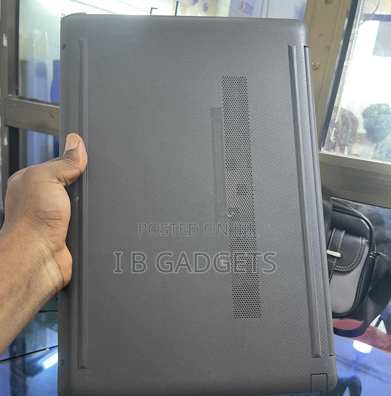 Laptop HP 250 G8 4GB Intel Celeron HDD+SSD 320GB