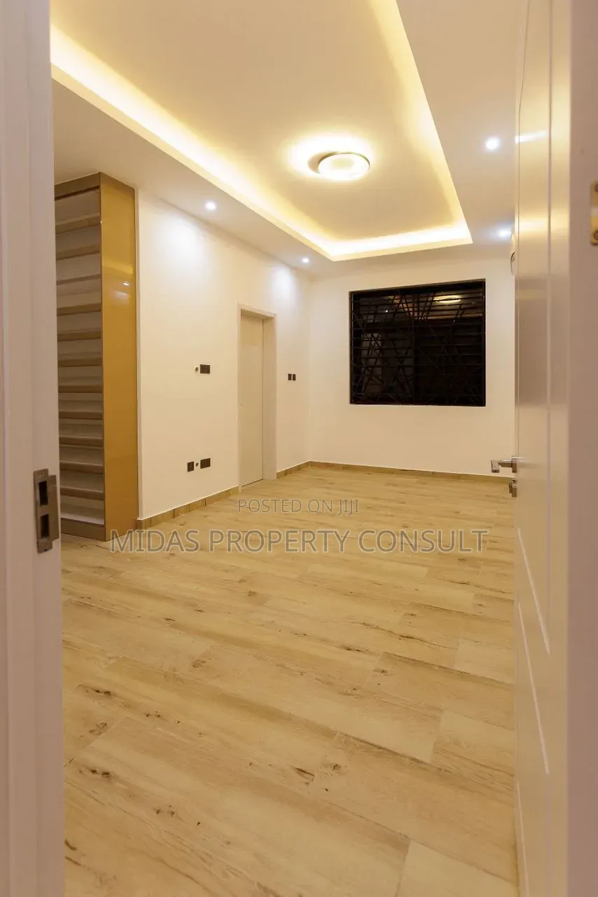 4bdrm Townhouse / Terrace in East Legon, Bawaleshie for rent