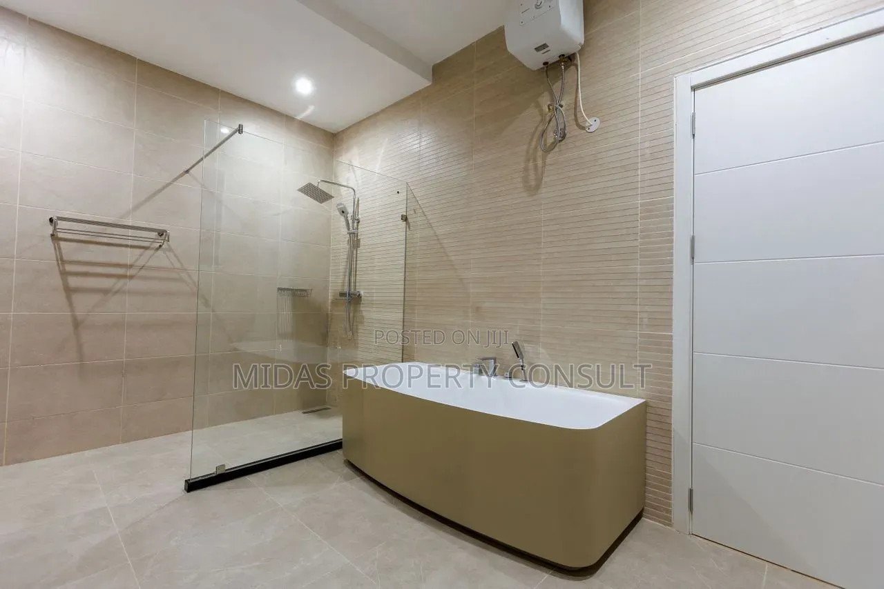 4bdrm Townhouse / Terrace in East Legon, Bawaleshie for rent