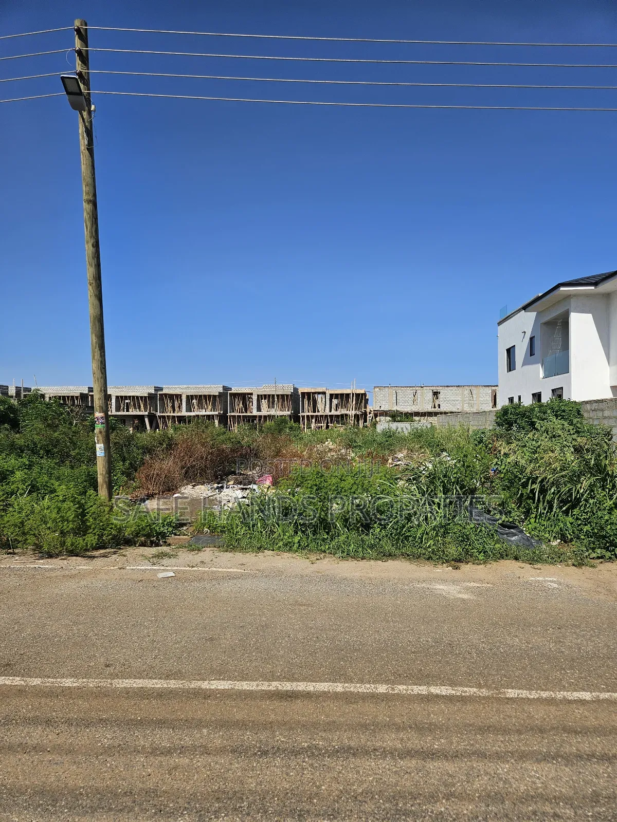 1 Plot of Titled Serviced Land for Sale at Trasaco