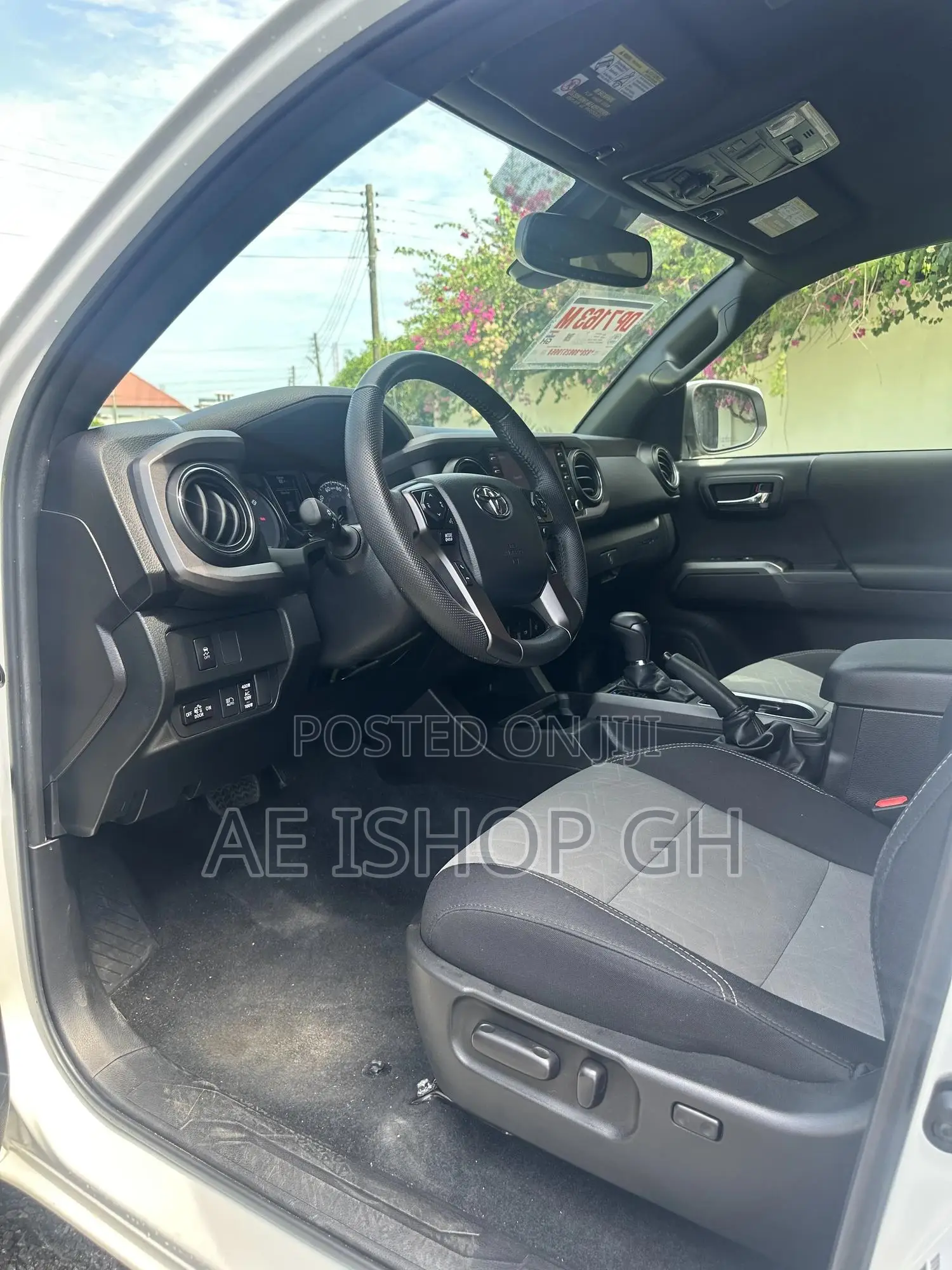 Toyota Tacoma 2023 White