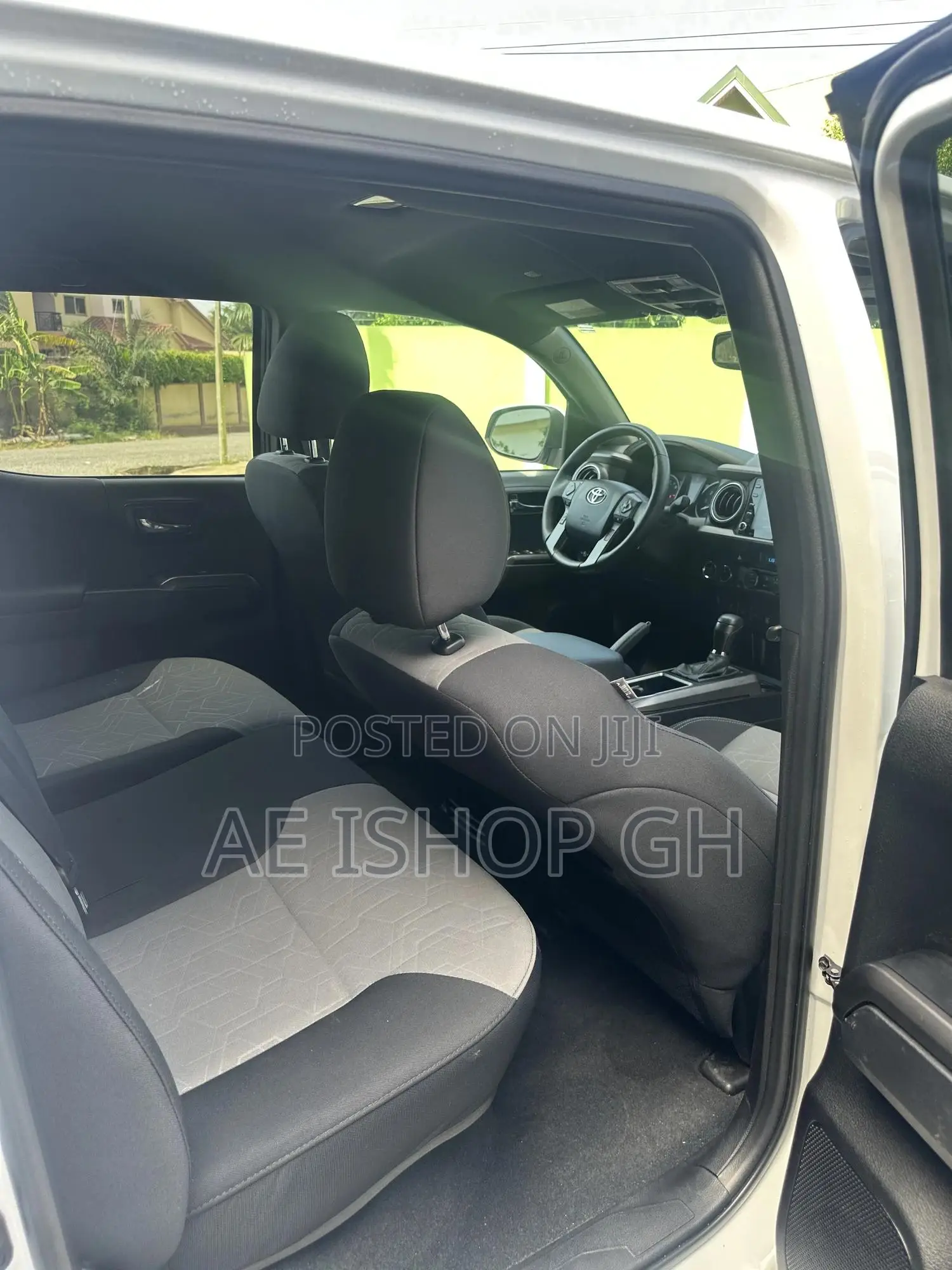 Toyota Tacoma 2023 White