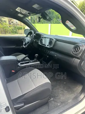 Toyota Tacoma 2023 White