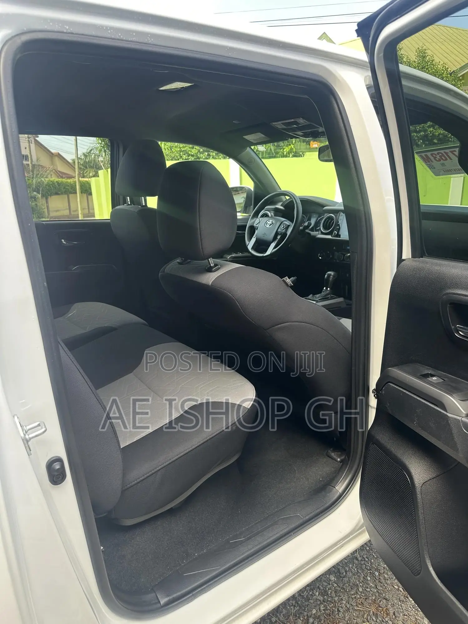 Toyota Tacoma 2023 White