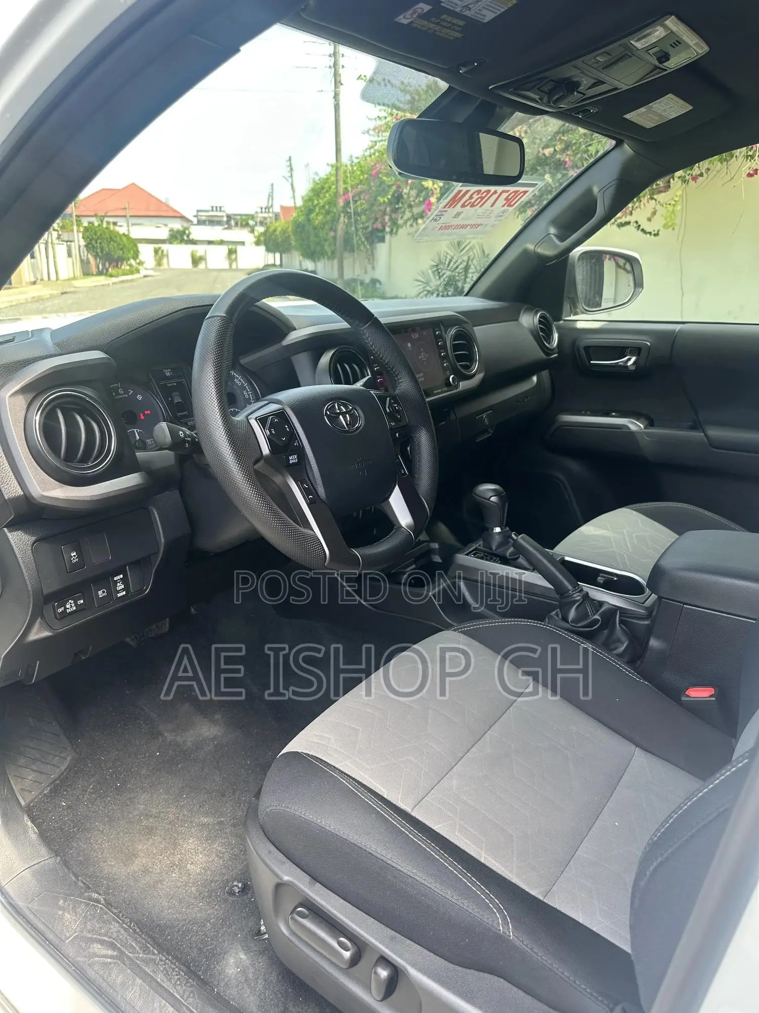 Toyota Tacoma 2023 White