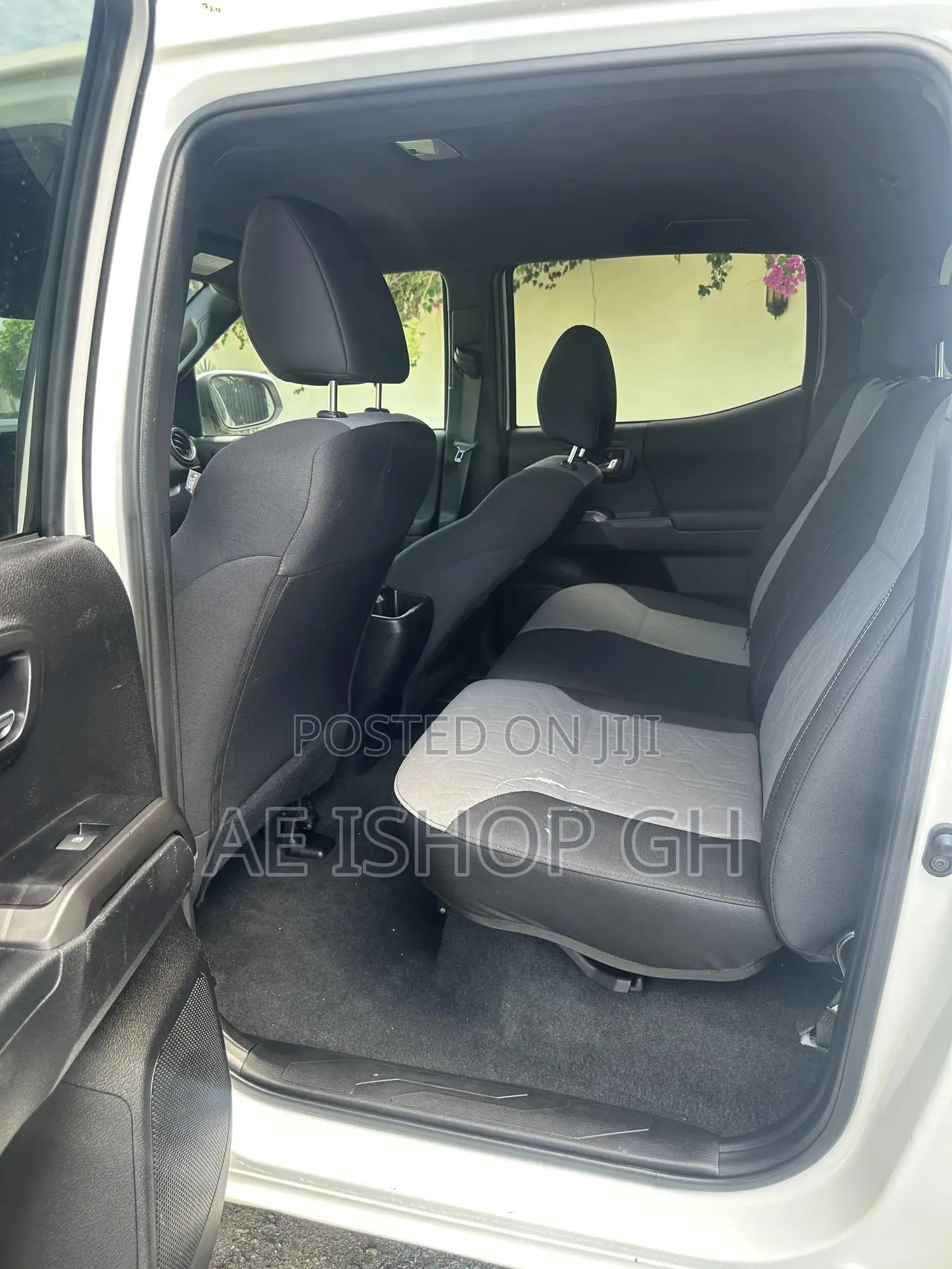Toyota Tacoma 2023 White