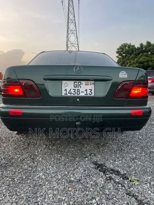 Mercedes-Benz E230 1990 Green