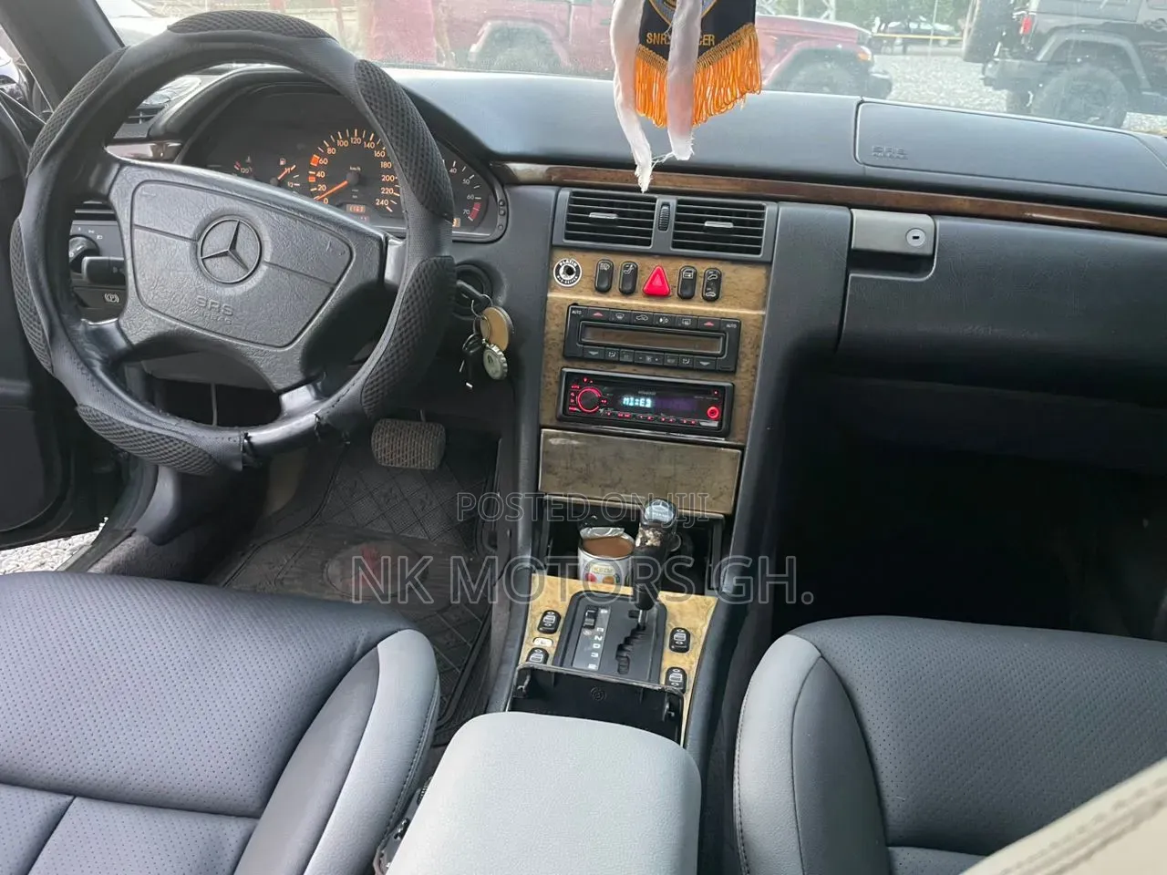 Mercedes-Benz E230 1990 Green