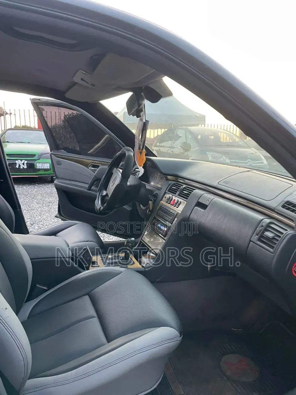 Mercedes-Benz E230 1990 Green