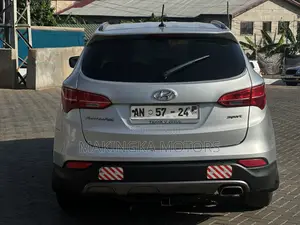 Hyundai Santa Fe GLS 4dr SUV AWD (3.3L 6cyl 6A) 2015 Silver