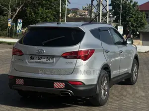Hyundai Santa Fe GLS 4dr SUV AWD (3.3L 6cyl 6A) 2015 Silver
