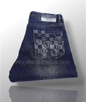 Clean Cut, Bold Vibe — Jeans Collection. Fit That Moves