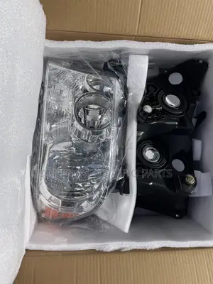 Tundra 2013 Headlight