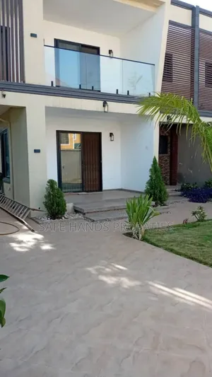 4bdrm Duplex in Housing Down, Accra Metropolitan for sale
