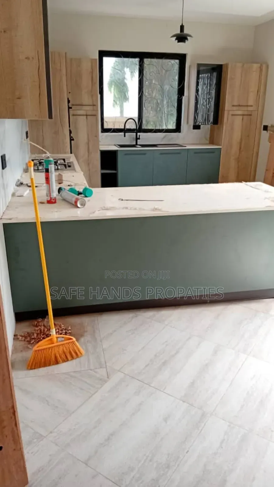 4bdrm Duplex in Housing Down, Accra Metropolitan for sale