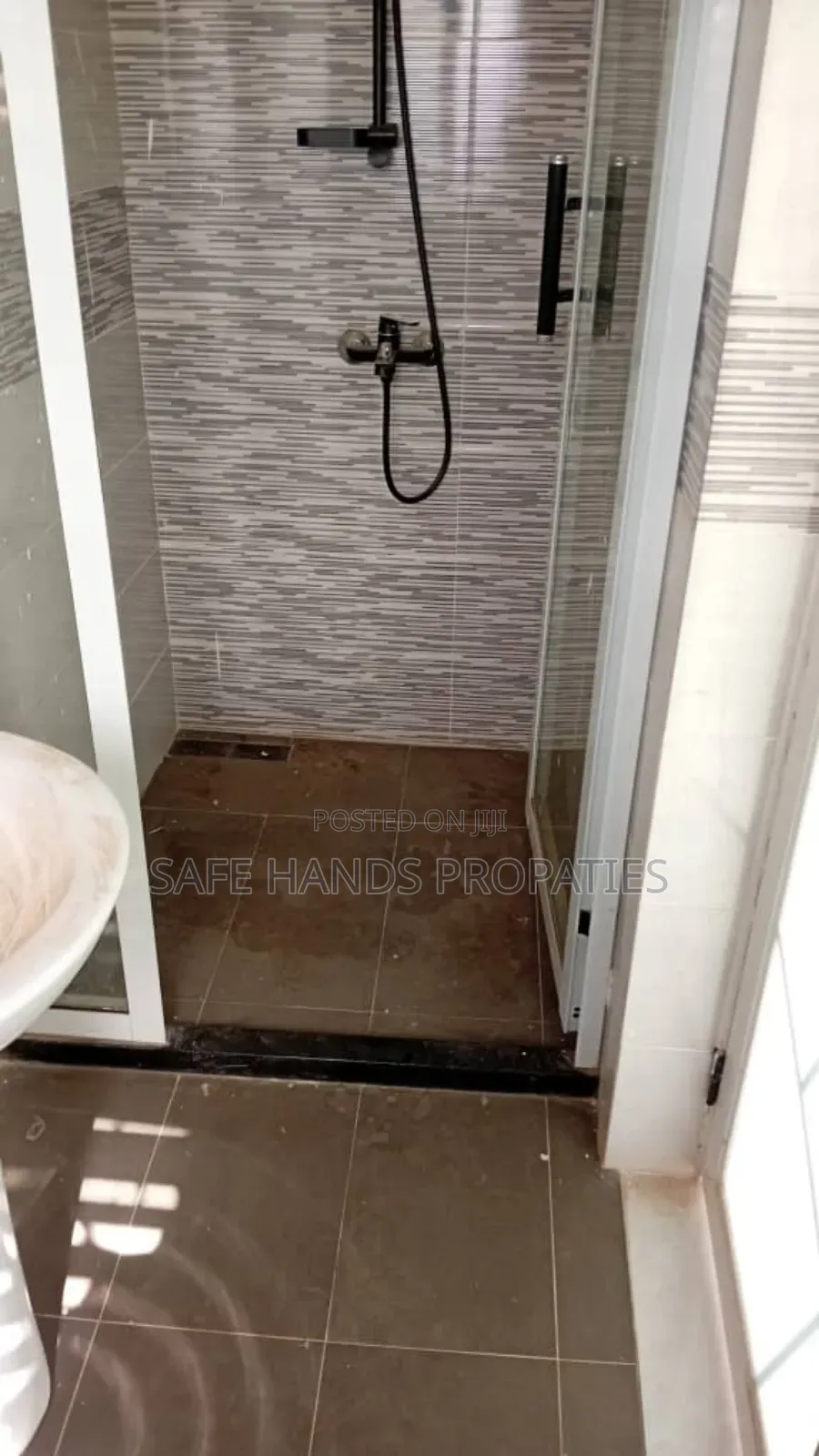 4bdrm Duplex in Housing Down, Accra Metropolitan for sale