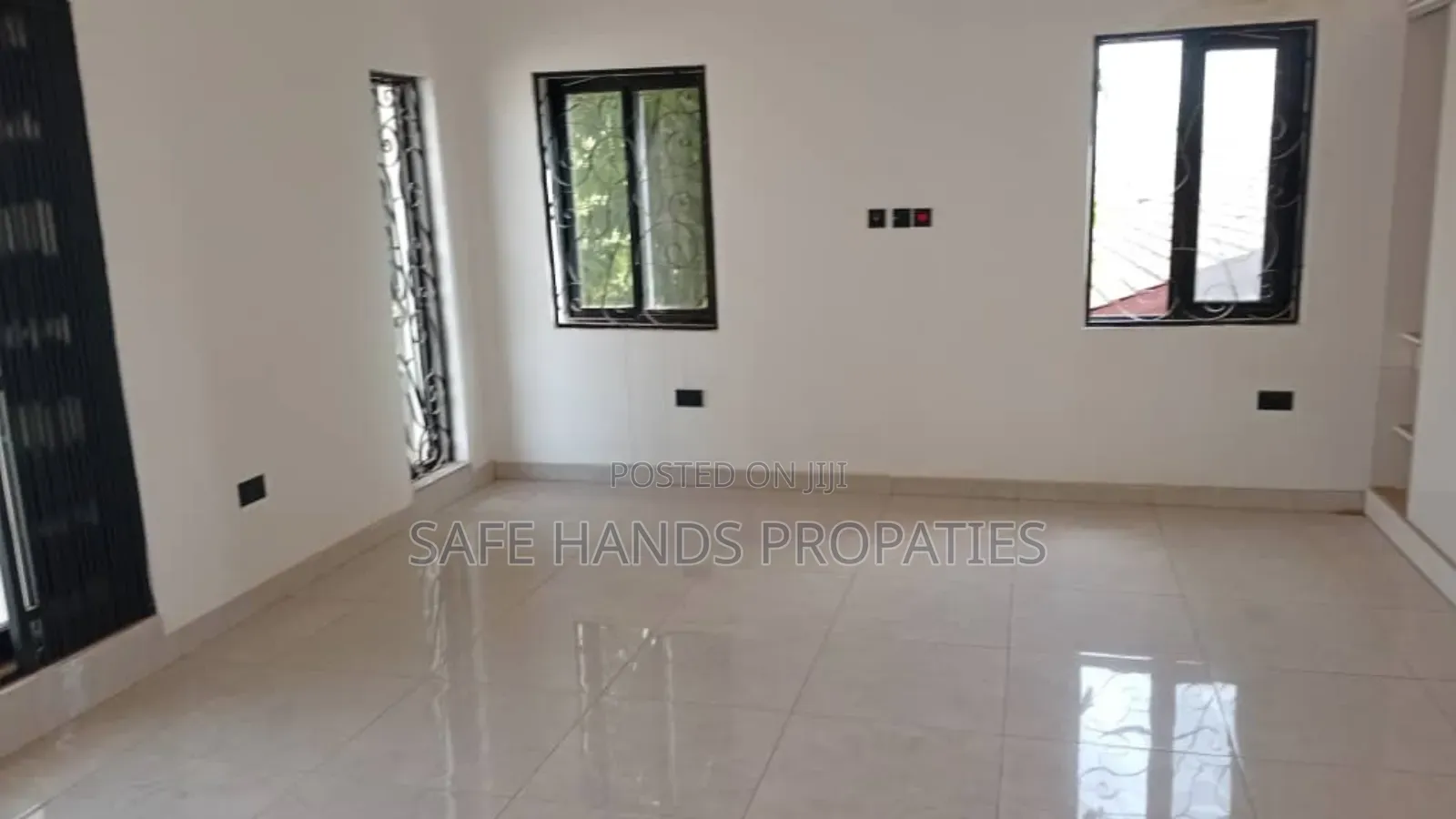 4bdrm Duplex in Housing Down, Accra Metropolitan for sale