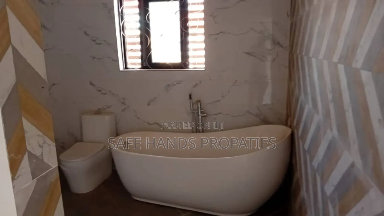4bdrm Duplex in Housing Down, Accra Metropolitan for sale