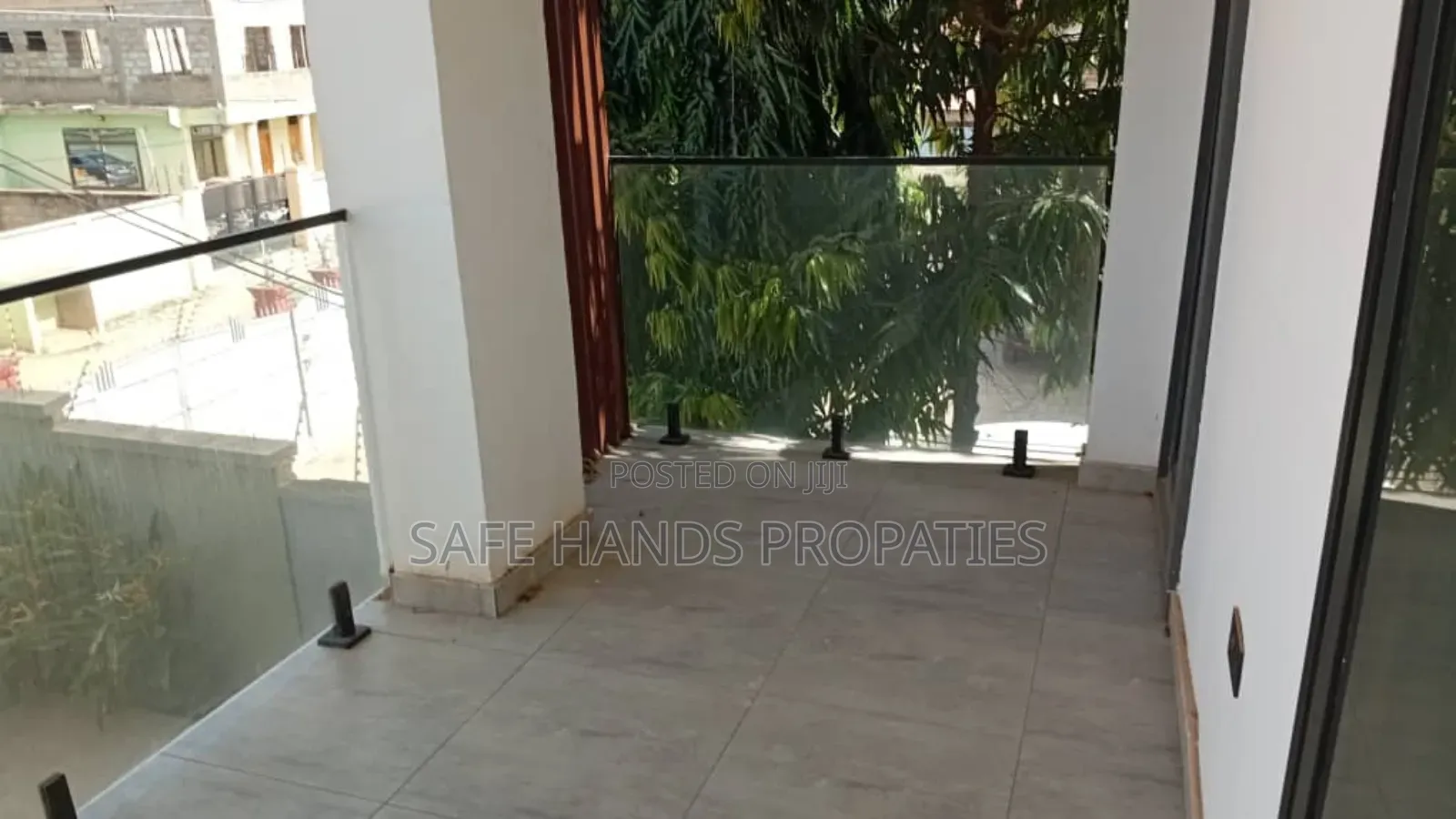 4bdrm Duplex in Housing Down, Accra Metropolitan for sale