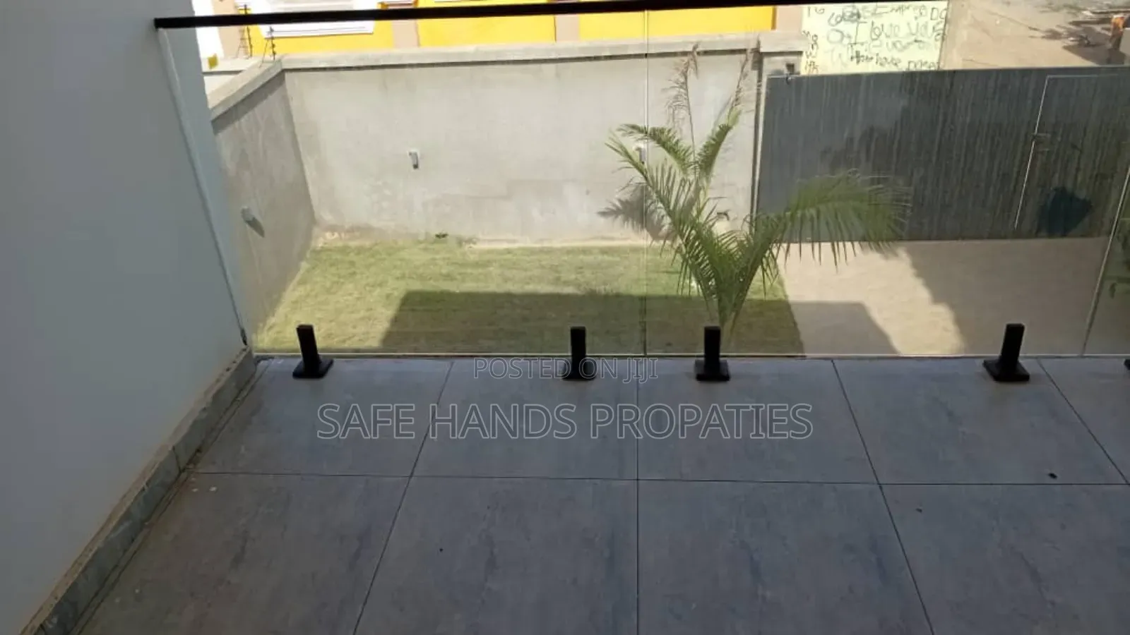 4bdrm Duplex in Housing Down, Accra Metropolitan for sale