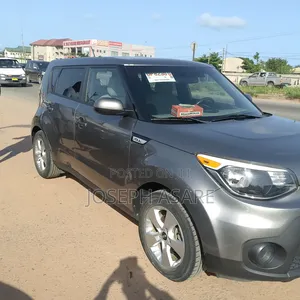 Kia Soul Base Hatchback 2017 Gray
