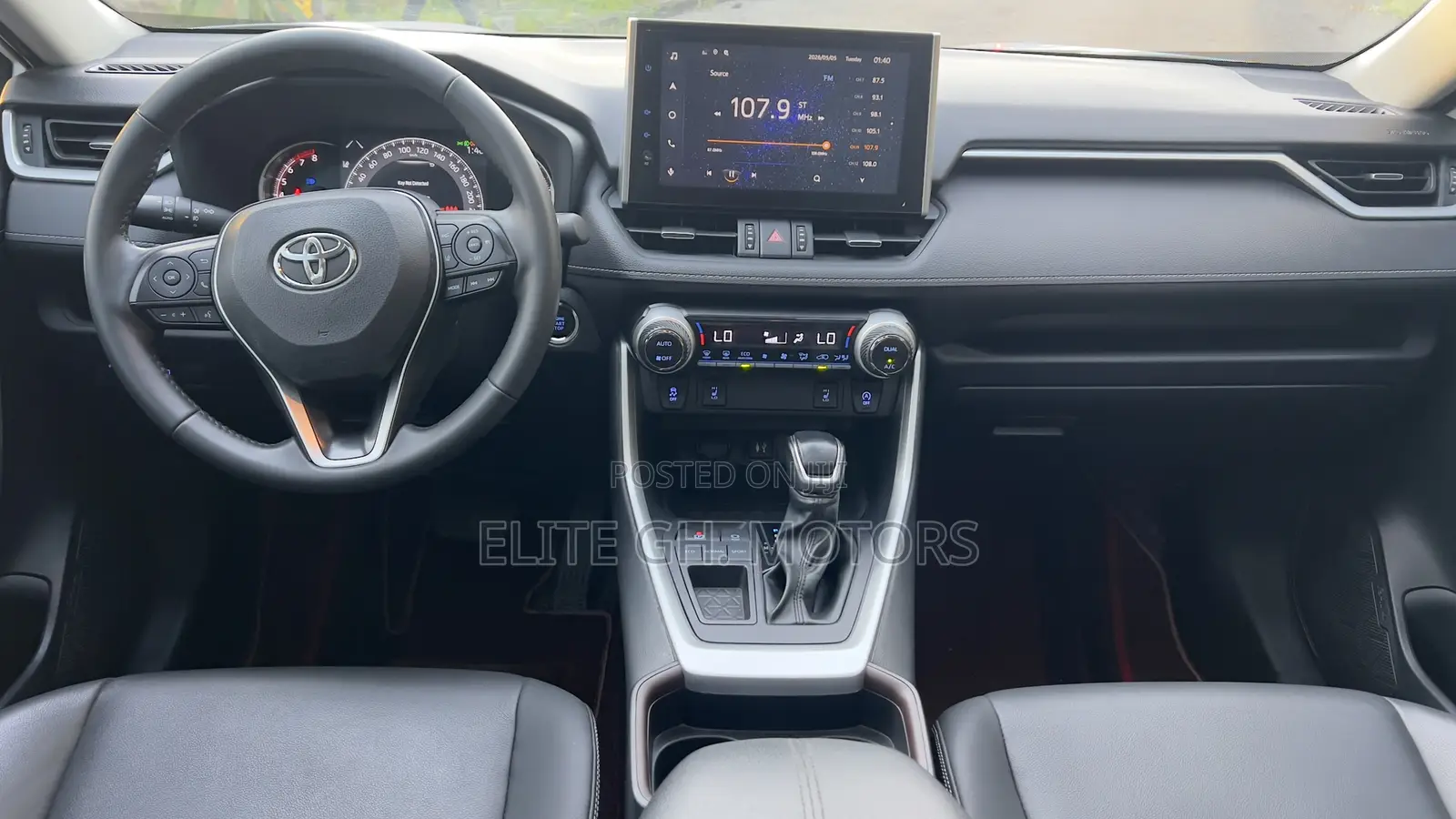 Toyota RAV4 2023 White