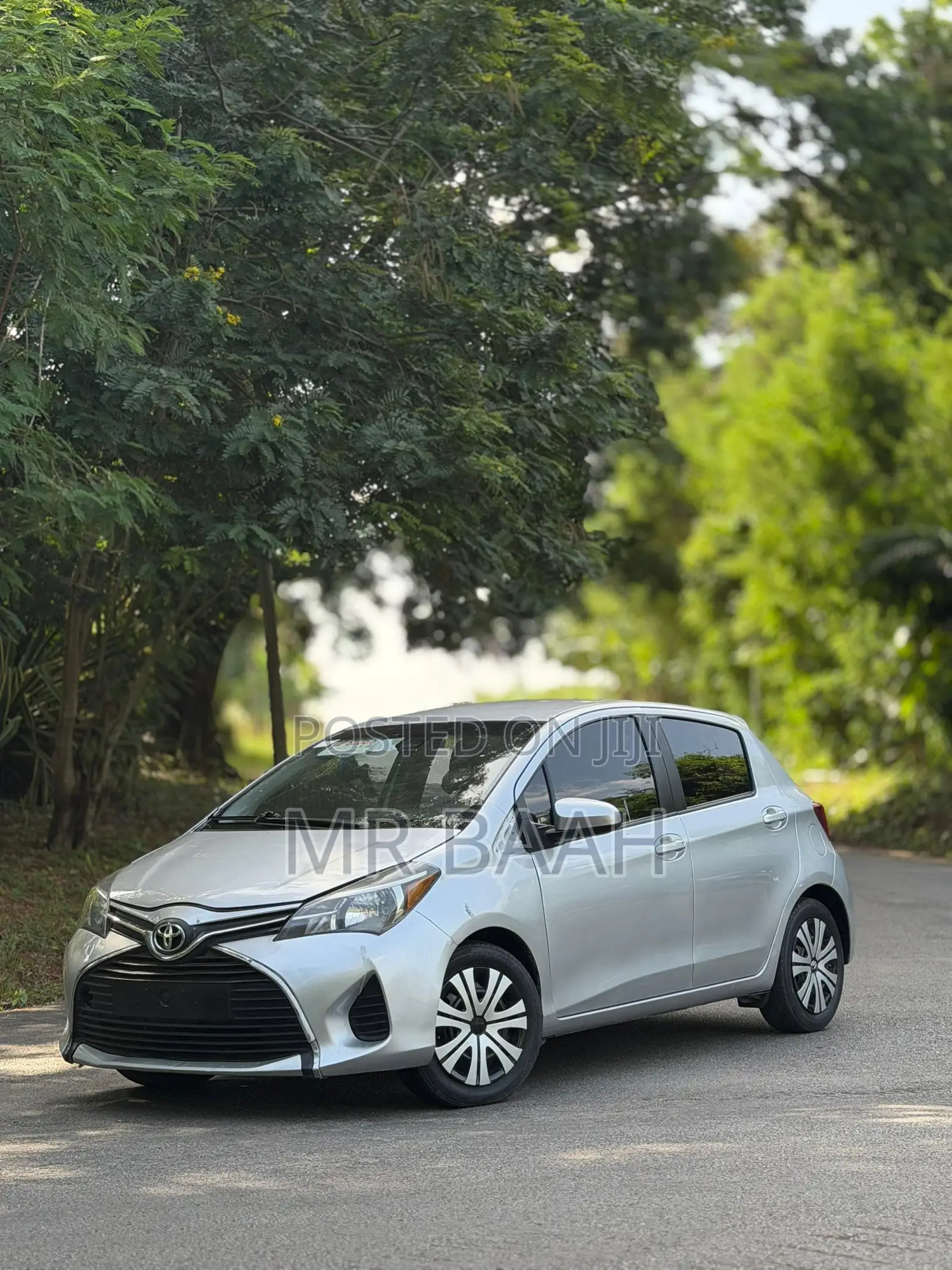 Toyota Yaris LE Hatchback 5dr 2017 Silver