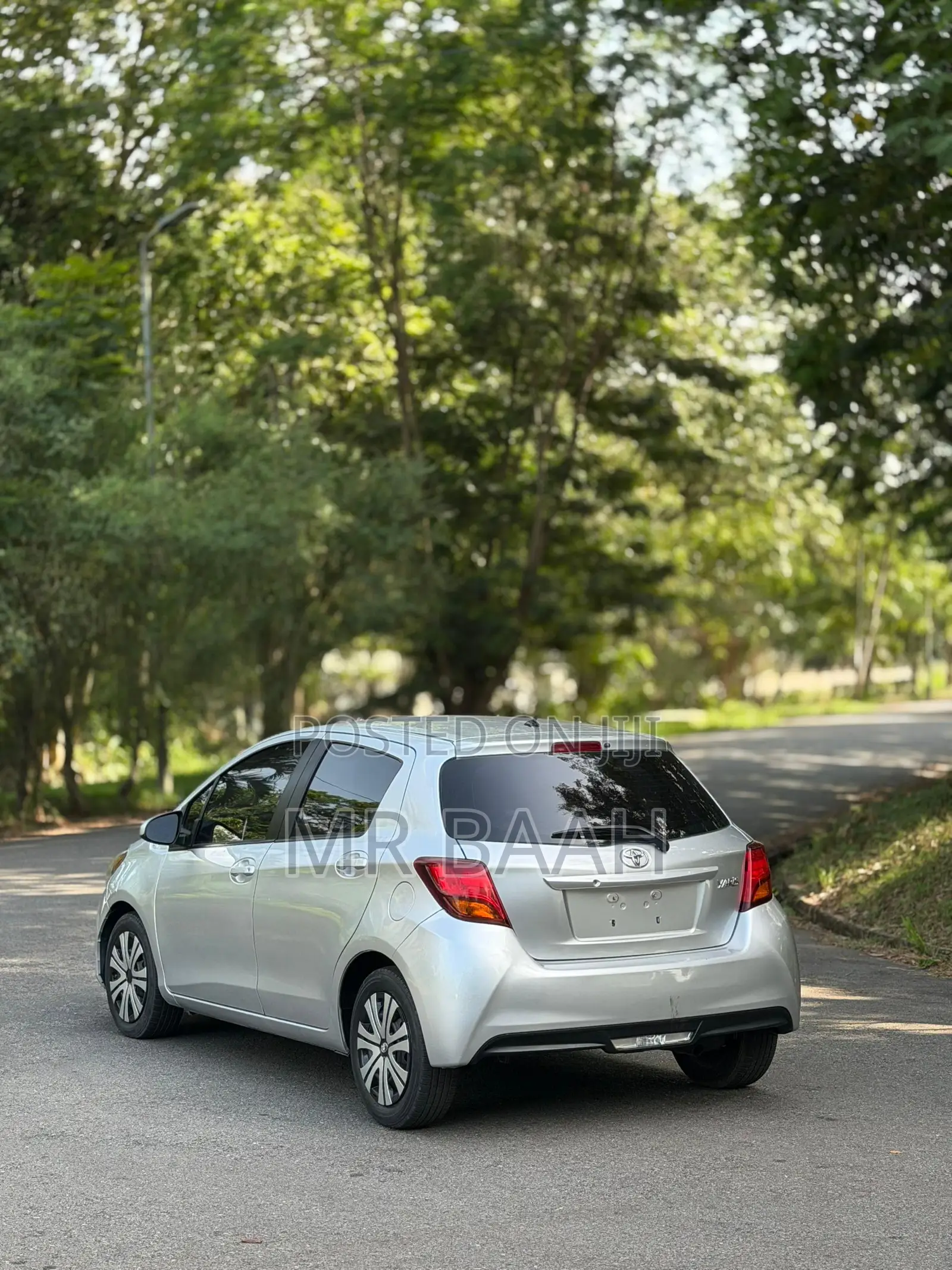 Toyota Yaris LE Hatchback 5dr 2017 Silver
