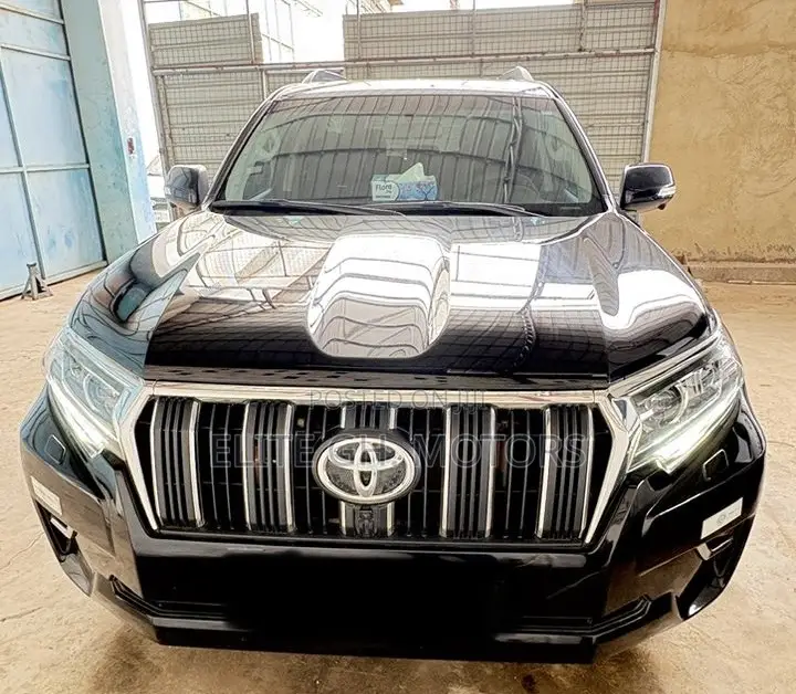 Toyota Land Cruiser Prado 2.8 2023 Black