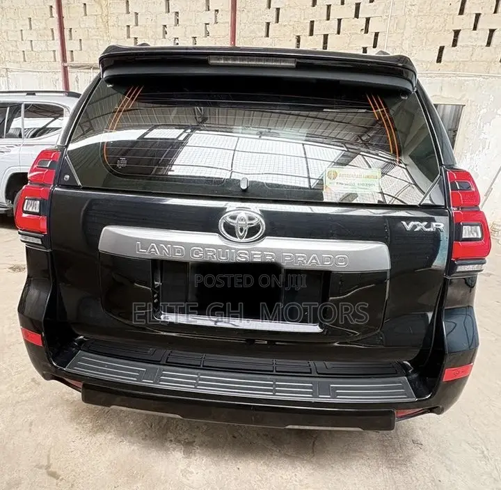Toyota Land Cruiser Prado 2.8 2023 Black