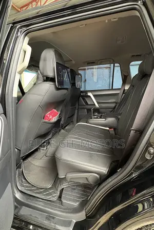 Toyota Land Cruiser Prado 2.8 2023 Black