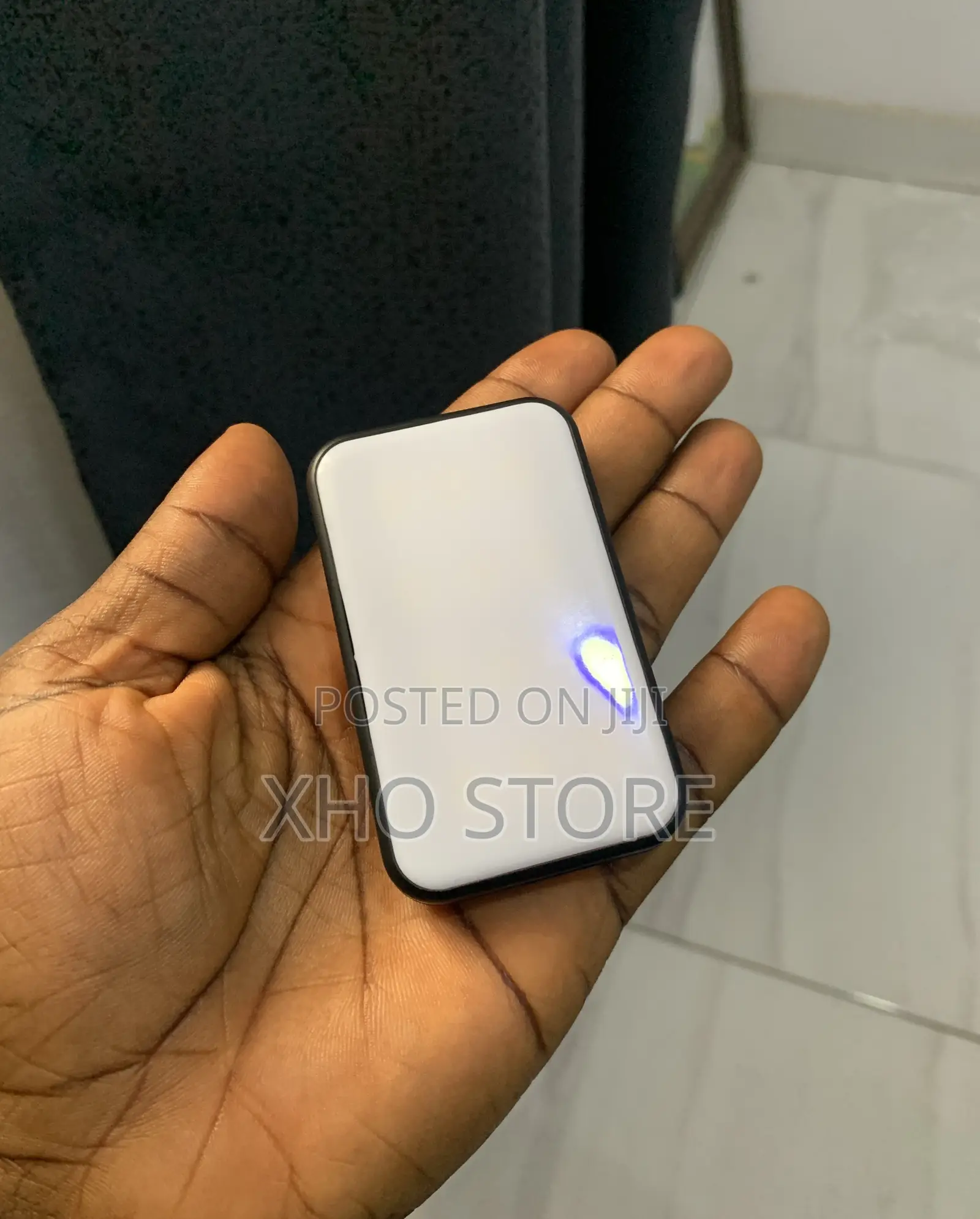 Selfie Light - Versatile Lighting Options for a Compact Clip-on Light