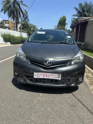 Toyota Vitz 2012 Gray