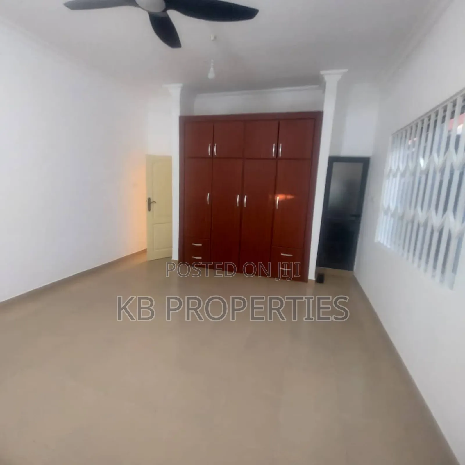 4bdrm House in Kb Properties, Baatsona Total for rent