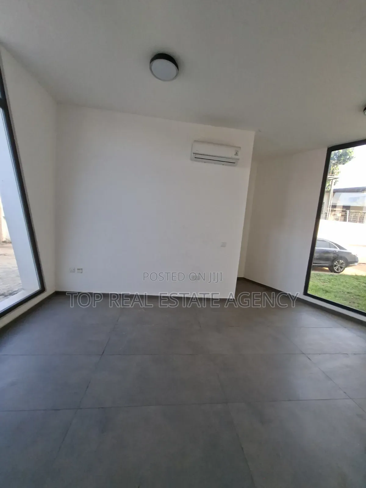 4bdrm Duplex in North Legon for sale