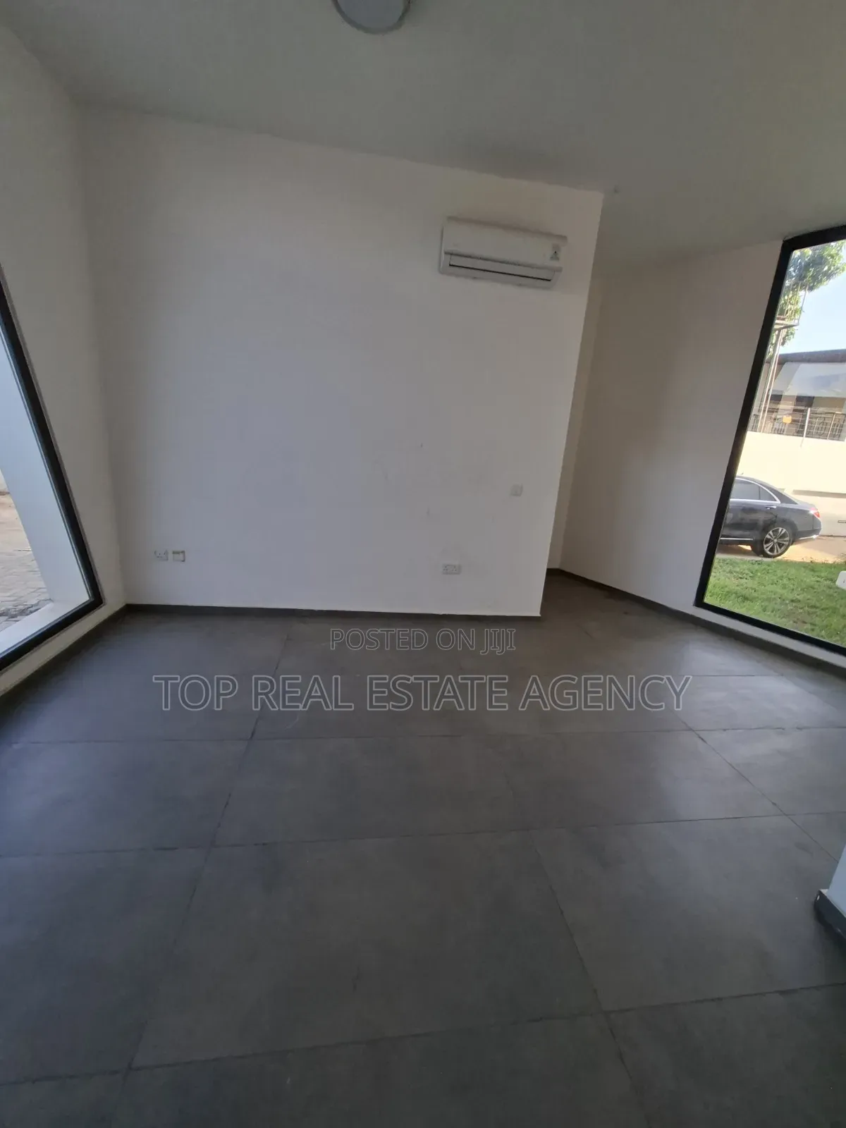4bdrm Duplex in North Legon for sale