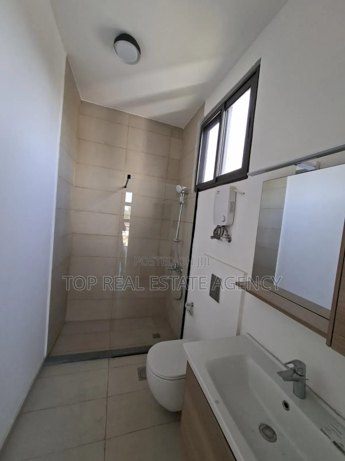 4bdrm Duplex in North Legon for sale