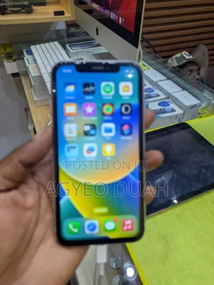Apple iPhone XR 64 GB White