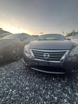 Nissan Sentra SR 4dr Sedan (1.8L 4cyl CVT) 2015 Silver