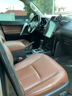 Toyota Land Cruiser Prado 2016 Black