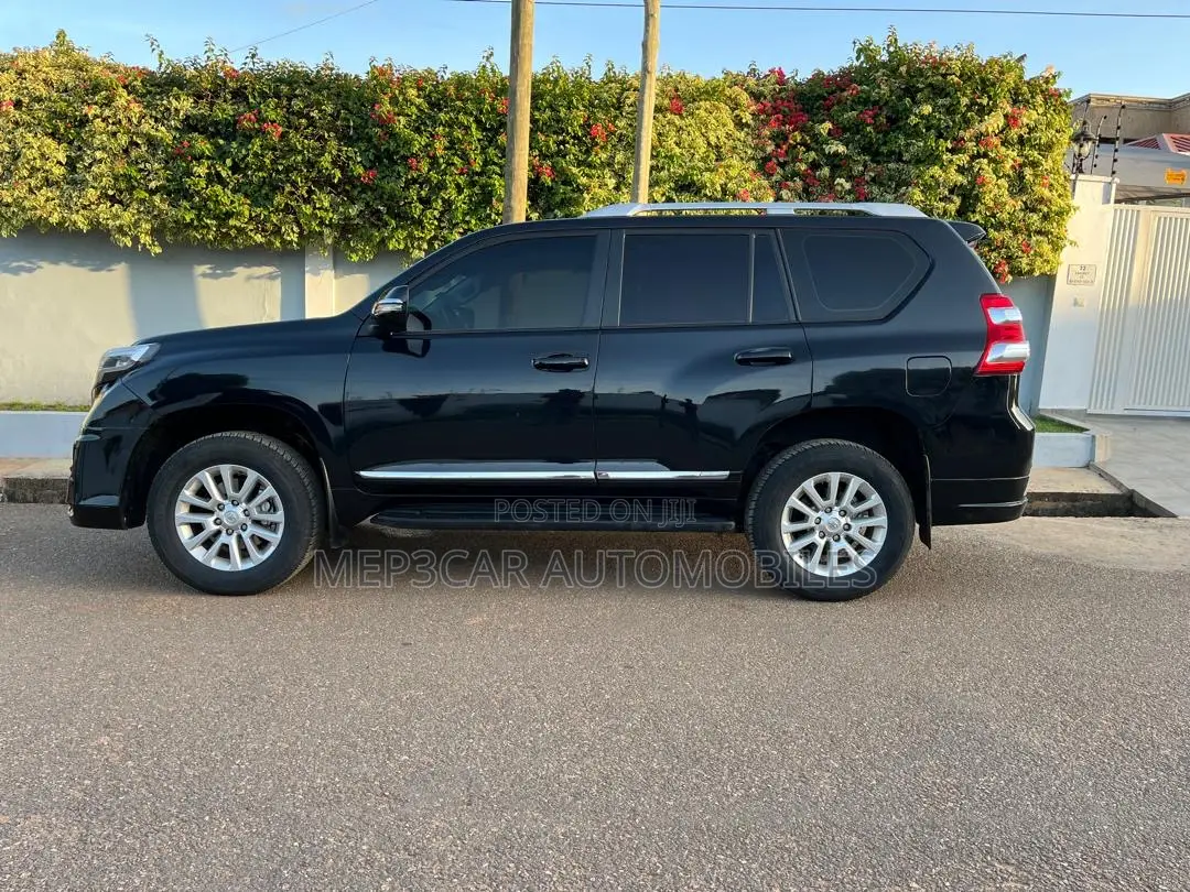 Toyota Land Cruiser Prado 2016 Black