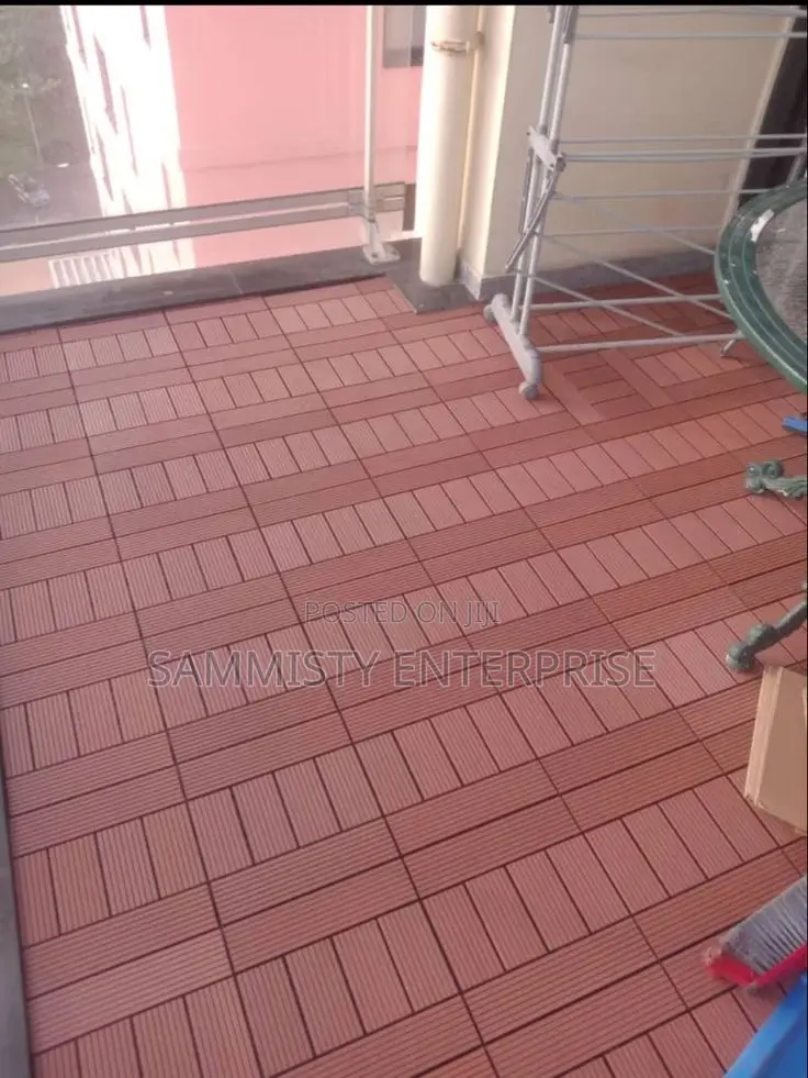Wooden Deck Tiles (30x30x2.3cm)