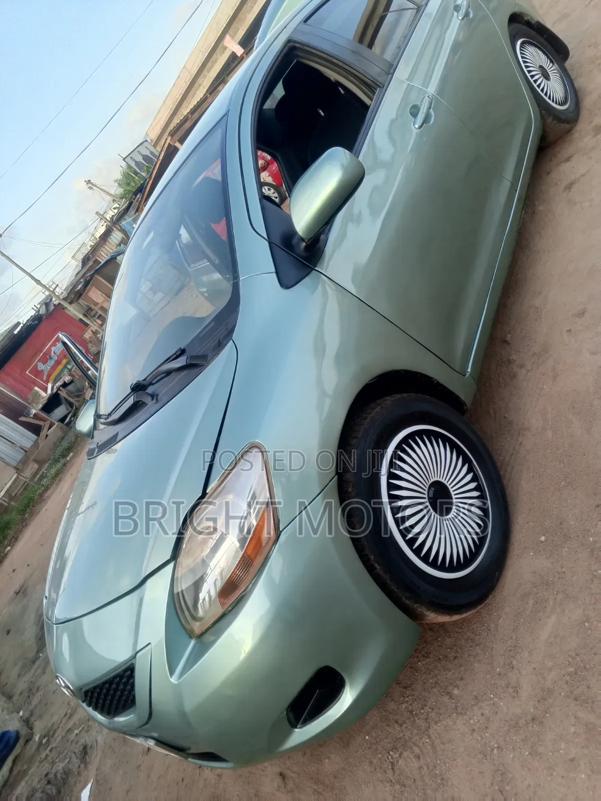 Toyota Yaris Base Sedan 4dr 2010 Green