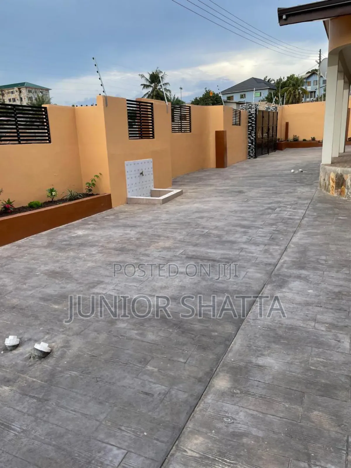 Furnished 5bdrm Mansion in Odorgonno for sale