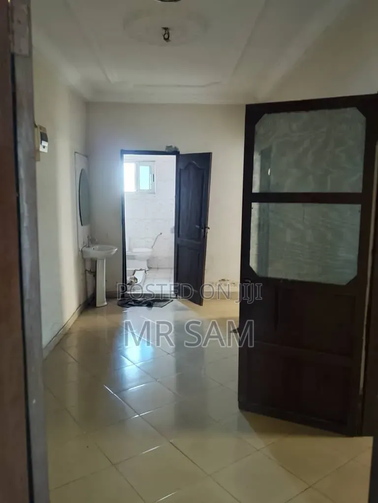 1bdrm Apartment in Old Barrier Tie-Top for rent