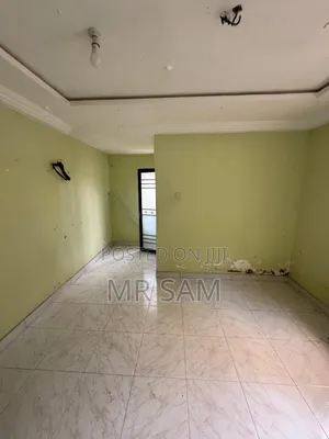 3bdrm Apartment in Old Barrier Tie-Top for rent