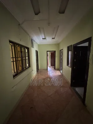 3bdrm Apartment in Old Barrier Tie-Top for rent
