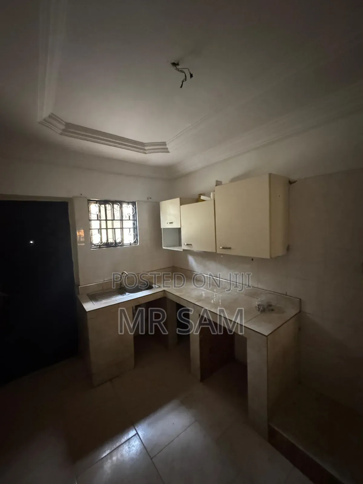 3bdrm Apartment in Old Barrier Tie-Top for rent