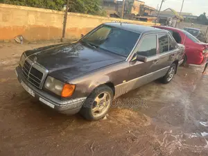 Mercedes-Benz 200 Diesel 1995 Gray